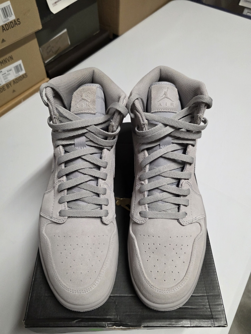 Nike Air Jordan 1 Retro High Wolf Men's Grey Suede Sneakers Size 11.5 - Picture 2 of 8